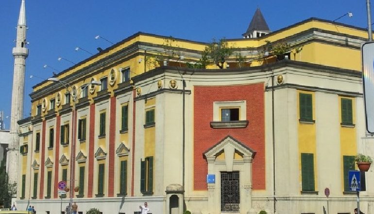 REGJISTRIMI I SUBJEKTEVE/ Bashkia Tiranë, në një vit janë shtuar 9.495 biznese të reja