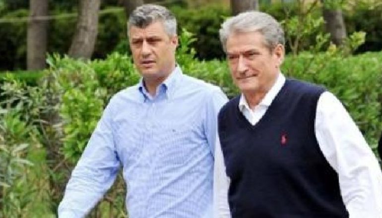 BERISHA KUNDËR RISHIKIMIT TË KUFIJVE/ Reagon ashpër Hashim Thaçi: S’pranoj këshilla nga trafikantët e armëve