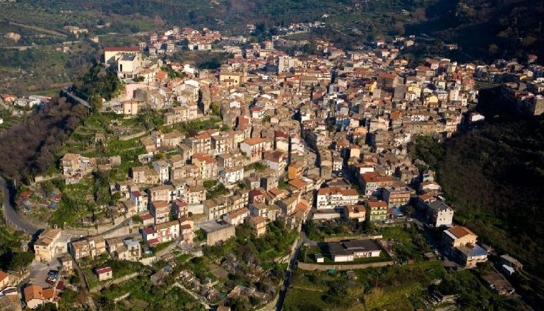 Qyteza italiane nxjerr në shitje shtëpitë për 1 Euro, ja arsyeja