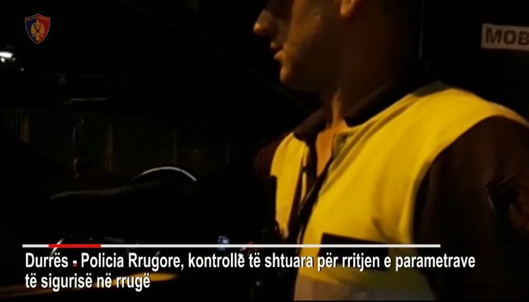 AKSIONI I POLICISË/ Rekord gjobash vetëm për përdorimin e celularit. 5 shtetas drejt…