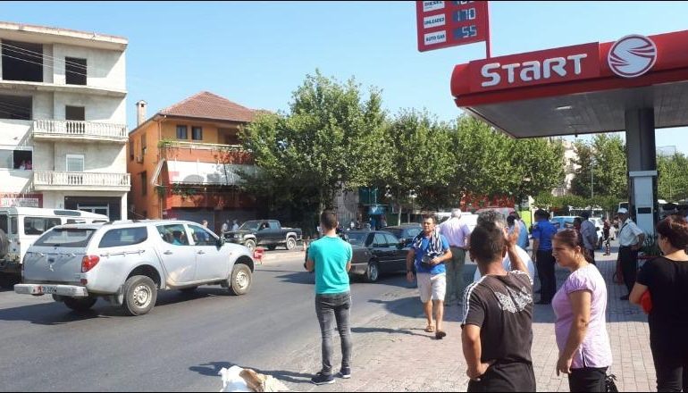 AKSIDENTI I RËNDË NË KAMËZ/ Zbulohen EMRAT e të vdekurve. Nëna e DY vajzave në gjendje kritike