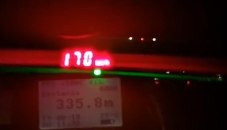 “SHOFERI SHKOI NË SHTËPI, POR PATENTA JO”/ VIDEO: Policia nxjerr pamjet nga aksioni i së dielës