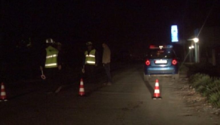 AKSIDENTI TRAGJIK NË FIER/ Dy viktimat janë KUSHËRINJ. Po ecnin anës rrugës kur…