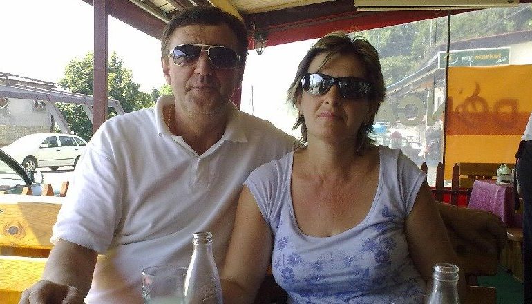 U GJENDËN TË VRARË NË OBORR/ Tragjedia në Dibër: Viktimat i vrau dhëndri. Kishte debatuar për…