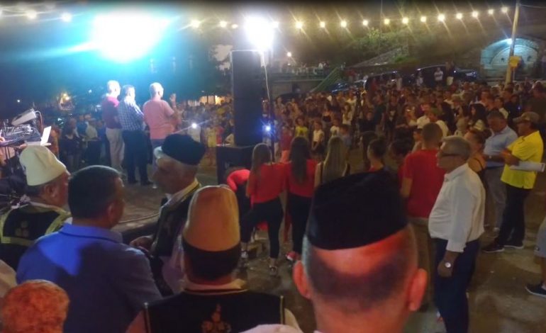 TAKIM MES BREZASH NË VLORË/ Aktiviteti që mblodhi për të 13-in vit radhas shpirtin e Labërisë