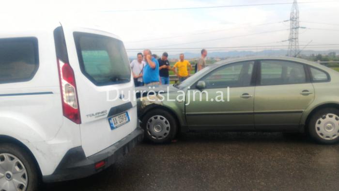 AKSIDENT I 6-FISHTË NË DURRËS/ Makinat PËRPLASEN në autostradë. Dysohet se…