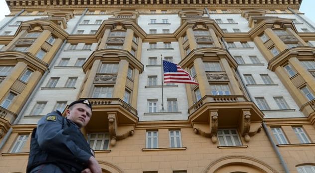 Spiunia ruse kapet duke punuar në Ambasadën amerikane