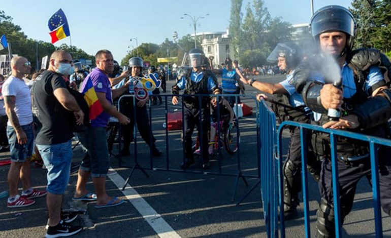 Protestat e dhunshme në Rumani, BE thirret në detyrë për garantimin e “sundimit të ligjit”