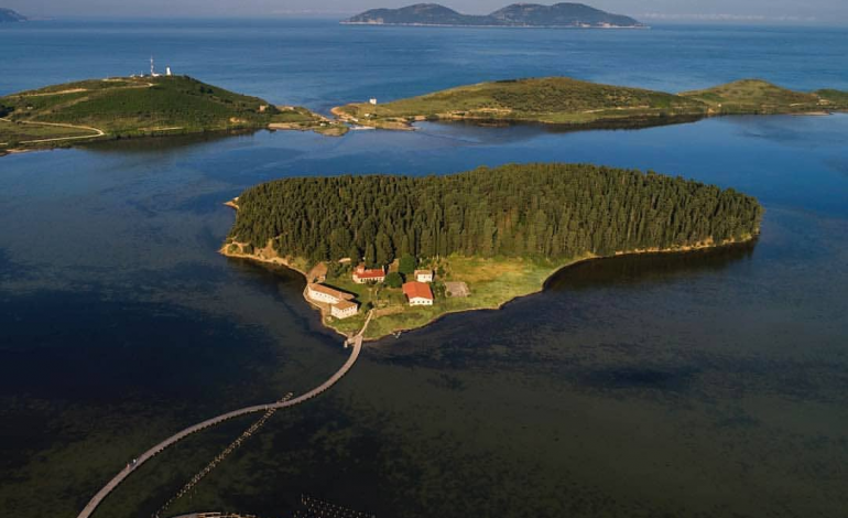 Në Zvërnec pa “shumë harxhime”: Këto pamje MAHNITËSE ia vlejnë të shijoni fundjavën në… (FOTO)