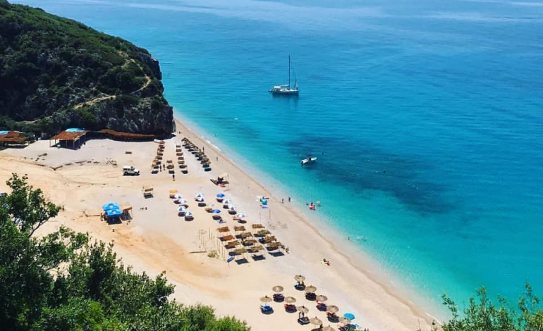 MIRËMËNGJES NGA PLAZHI I GJIPESË/ Pushuesi: Kur shikoj këto pamje… (FOTO)