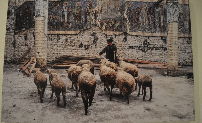 “POST” KOMUNIZËM/ FOTO: Kur KISHA përdorej për të kullotur bagëtitë