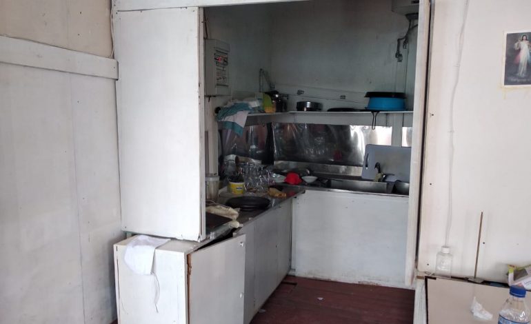 AKSIONI NDAJ USHQIMEVE/ AKU bllokon DY restorante në Vlorë: Kushte mizerabël (FOTO)
