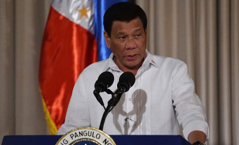 Duterte kërcënon edhe policët: Do t’iu vras edhe për gabimin më të vogël