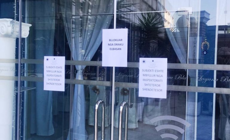 HELMIMI I DASMORËVE NË ELBASAN/ AKU i vë “kyçin” lokalit të dasmave: Higjiena zero…