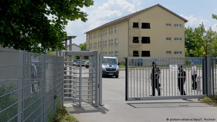 Hapen 7 qendra të transferimit të migrantëve në Bavari, fillim i një projekti të diskutueshëm