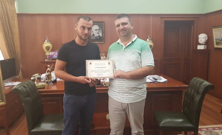 SHPËTOI VAJZAT E MITURA NGA MBYTJA NË LUM/ “Heroi” merr lajmin e mirë, së shpejti…