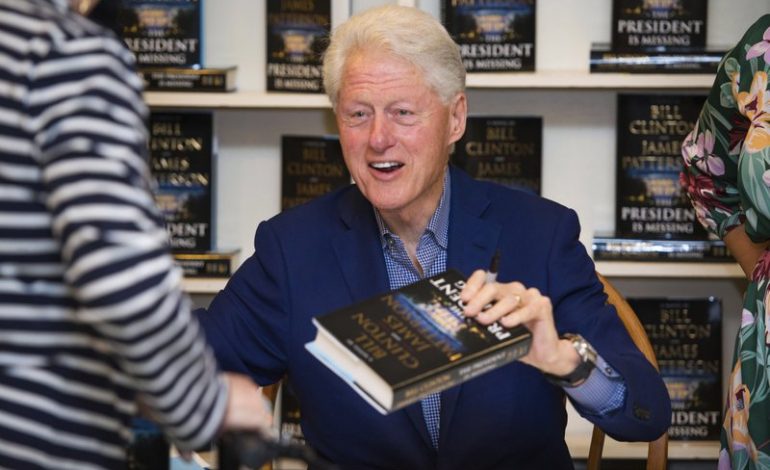 Bill Clinton arrin miliona shitje nga libri melodramë, ish-presidenti…