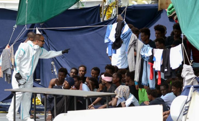 KRIZA E EMIGRANTËVE/ Salvini mund të përballet me procedura ligjore për bllokimin e tyre