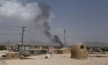 BETEJA PËR QYTETIN LINDOR/ Talibanët dhe forcat afgane në betejë për marrjen e tij