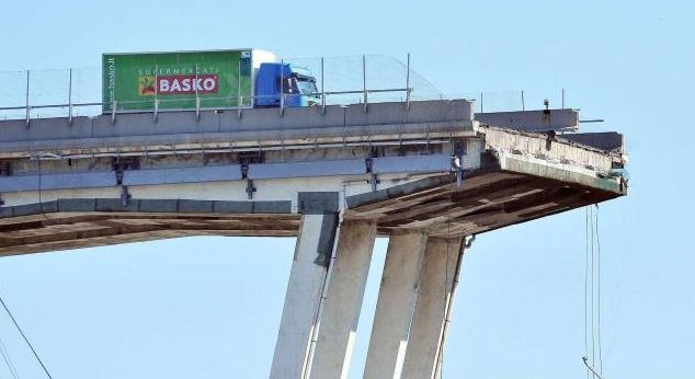 SHEMBJA E URËS NË GENOVA/ Varrosen sot viktimat e para, disa familje i thonë JO funeralit shtetëror