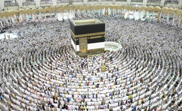 ORGANIZIMI I HAXHIT/ Rreth 1.6 milionë pelegrinë myslimanë arrijnë në Arabi