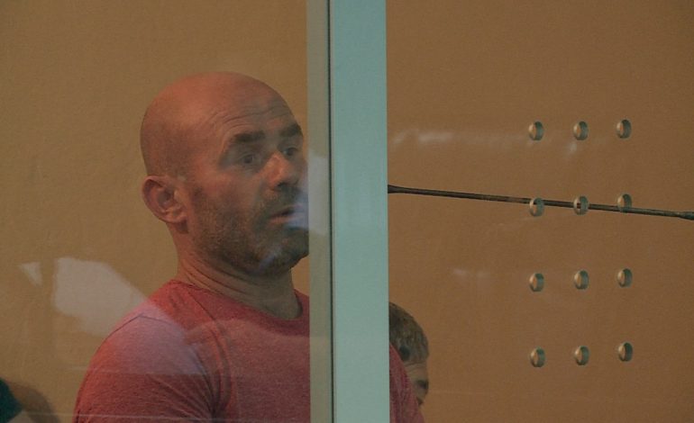 TRADHËTORI GRUAN ME SHOQEN E NGUSHTË/ Më detyronte të udhëtoja me të. I arrestuari: Vinte me dëshirë