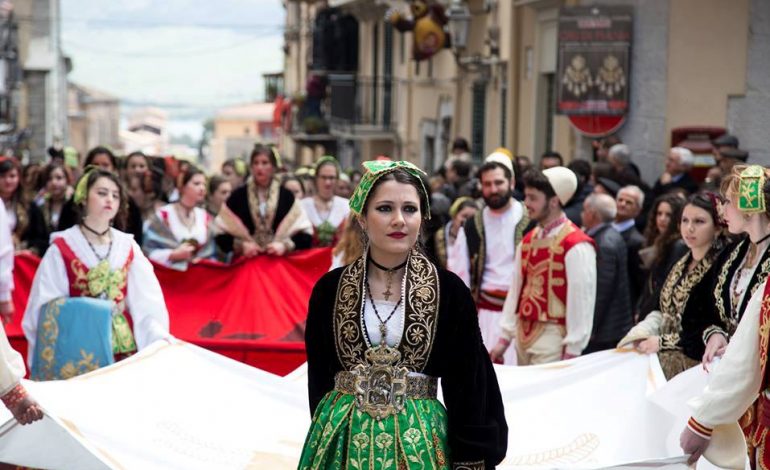 “Shpirti arbëresh në veshje”, ekspozita që përshkruan identitetin e një populli