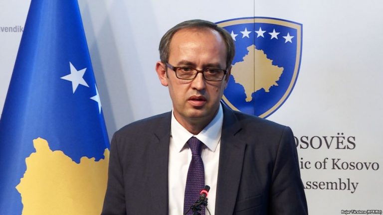 Avdullah Hoti: Deklaratat për shkëmbim apo korrigjim kufijsh po e dëmtojnë Kosovën