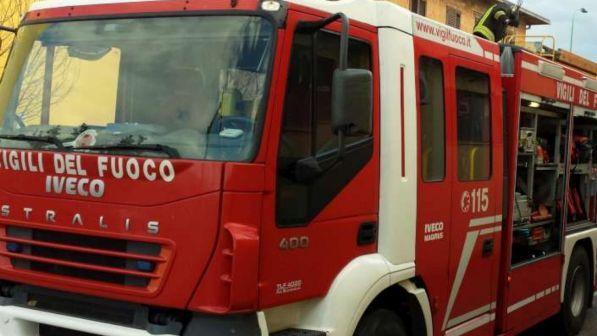 Prindërit i lënë vetëm në shtëpi, fëmijët i vënë zjarrin banesës