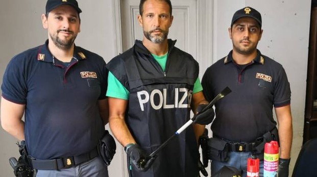 QËLLOI ME ARMË GJATË VJEDHJES/ Kapet pas 4 vjetësh 30 vjeçari shqiptar. Policia e ndoqi përgjatë një…