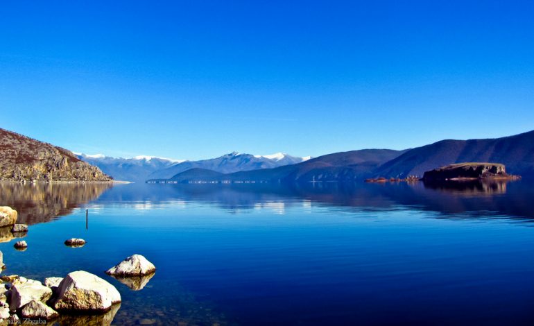 “TOUR OF THE DAY”/ Liqeni i Prespës një MREKULLI natyrore. Ja çfarë të bëni (FOTO)