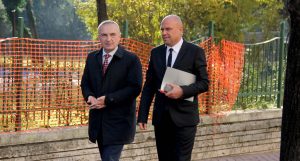 Ironizon ish-ministri: Presidentit i pëlqejnë sportet ekstreme, kryeministri…