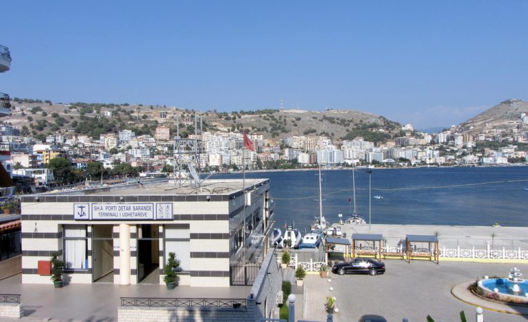 ANKOROHET NJË TJETËR JAHT/ Saranda “hap” portën për St.Damian me 1200 turistë