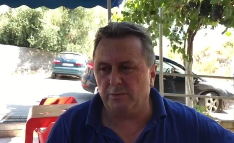 NDODH NË SARANDË/ Policët kërcënojnë me armë. Pronari i restorantit: Na vunë pistoletën për një salcë kosi