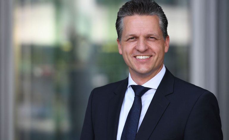 INTERVISTA/ Deputeti gjerman: Meta bëri mirë që e ktheu ligjin, Teatri do tregojë sa serioz është…