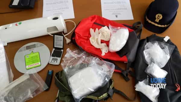 U KAPËN ME NJË KILOGRAM KOKAINË/ Detajet: Kush është 34 vjeçari shqiptar që u arrestua. Menaxhonte…