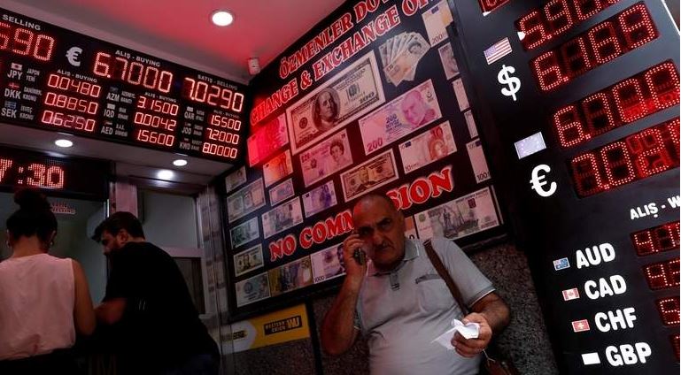 Turqia drejt recensionit, të gjitha shkaqet që çuan në krizën e lirës turke
