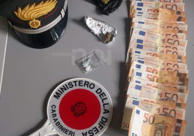 SHPËRNDANTE KOKAINË DHE MARIJUANË/ Kapet 21 vjeçari shqiptar. Gjatë natës shiste dhe…