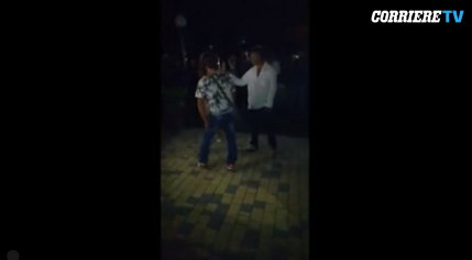 VIDEOJA QË U BË VIRALE/ Argëtohet me balerinën kubiste, por aty shfaqet gruaja dhe…
