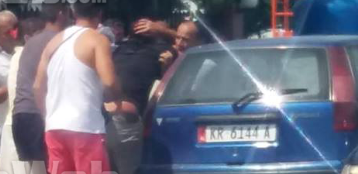 AKSIDENT I RËNDË NË FUSHË-KRUJË/ Makina përplaset me zetorin. Plagoset rëndë shoferi (FOTO)