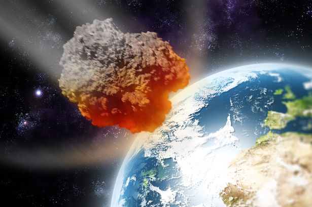 Një asteroid më i madh se Piramida e Gizës po i afrohet tokës, ja data kur mbërrin
