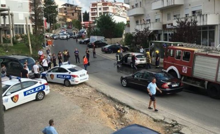 NDODH NË TIRANË/ Merr FLAKË makina në mes të rrugës. Po kalonte mbi… (FOTO)