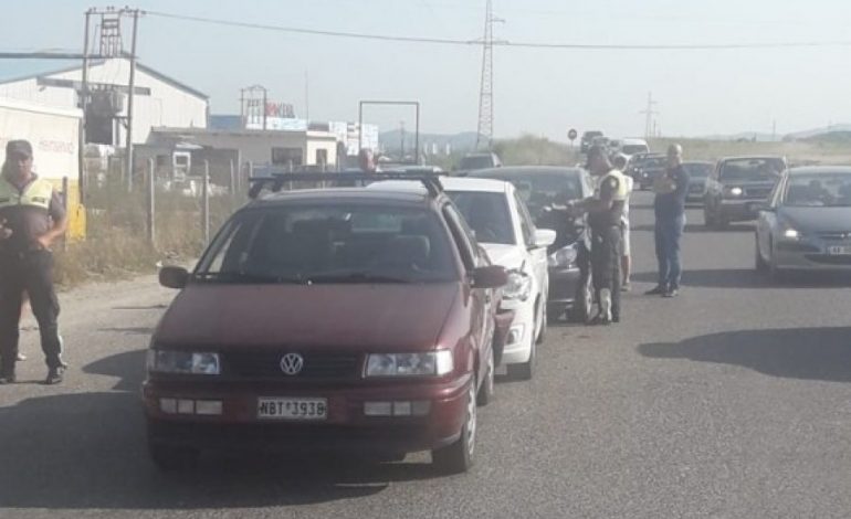 AKSIDENT I TREFISHTË NË FIER/ Frenimi i “NXITUAR” i mjetit me targa greke, bëri “PËRSHESH”…