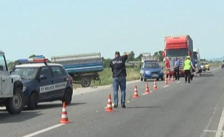 TJETËR AKSIDENT FATAL/ Makina përplaset me BETONIN: Vajza 8 vjeçe në gjendje të rëndë