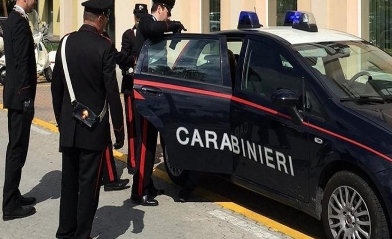 Njiheshin si “TË RREZIKSHMIT”, policia ARRESTON 2 shqiptarët e akuzuar për…