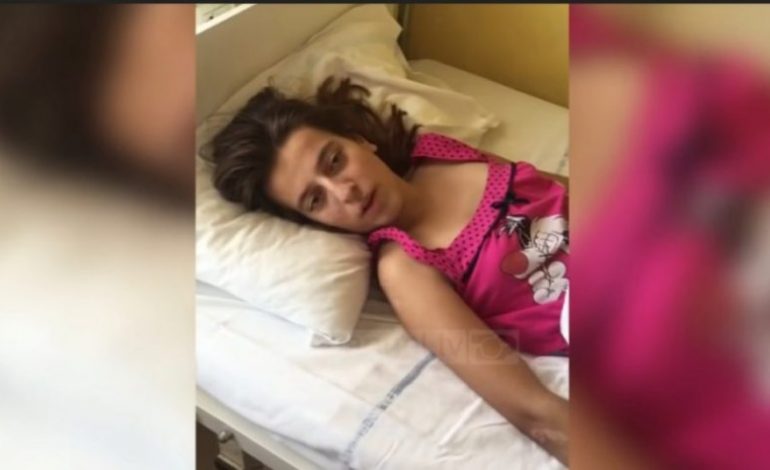 PO ECTE NË TROTUAR/ Rrëfehet 14-vjeçarja nga spitali: Mbaj mend që makina më hodhi në ajër dhe… (EMRI)