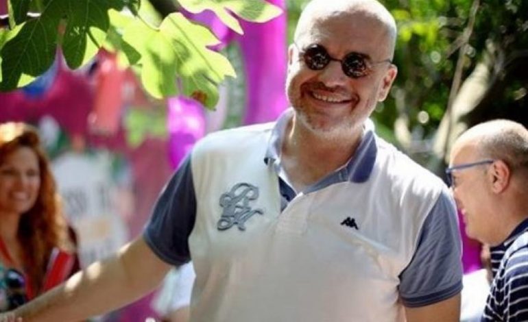 Rama nis pushimet me këshilla ekonomie, në sfond qëndron filxhani… (FOTO)