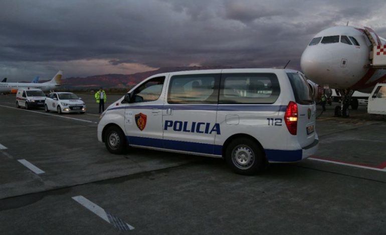 KËRKOHEJ NË TË GJITHË BOTËN/ Kapet në “RINAS” italiani i tmerrshëm. I dënuar me 8 vjet burg