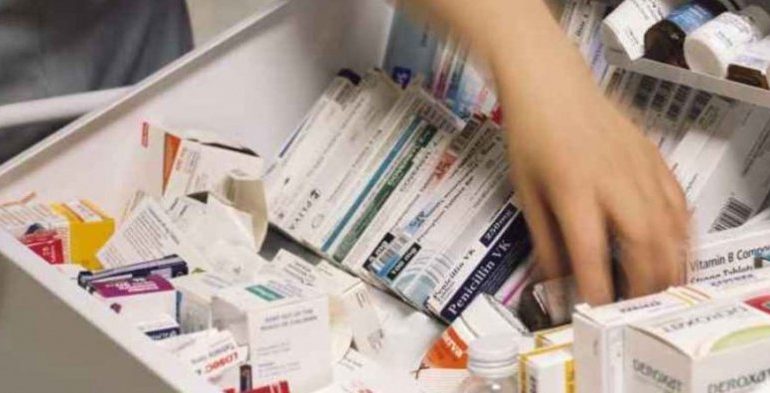 NDODH EDHE KJO/ Vidhet farmacia në Vlorë. HAJDUTËT marrin ilaçe dhe…