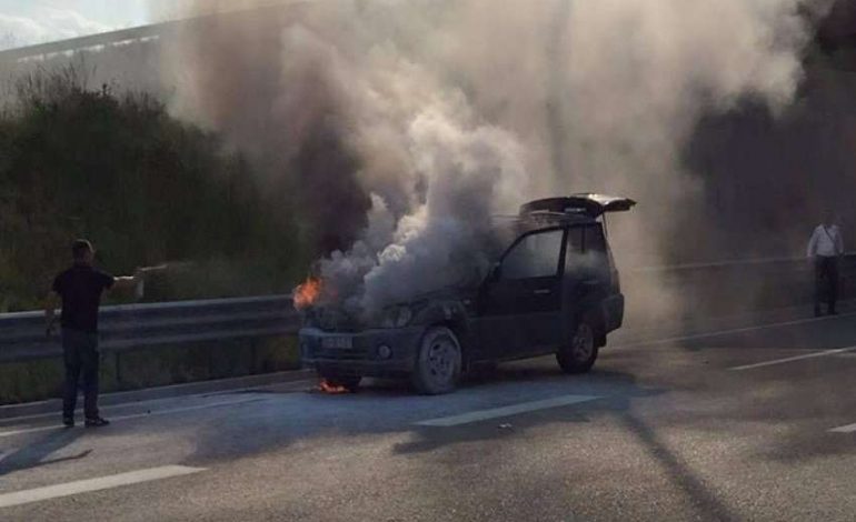 AKSIDENT NË TIRANË/ Makina MERR FLAKË në rrugë. Shoferi ishte…